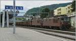 BLS Re 4/4 172 und 190 mit einem DB G�terzug nach Basel beim Halt in Spiez.