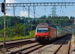 Re 460 038-3  Hauenstein  f�hrt am 28.05.2012 mit einen IC aus Lausanne im Bahnfof Puidoux-Chexbres ein.