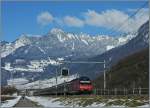 Ein IR auf der Fahrt in Richtung Brig bei Aigle.