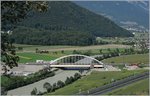 Die Suche nach einem besseren Fotostelle f�r die neue Rhonebr�cke f�hrten mich an Nahe an den sicheren Abgrund; doch von dort hat man eine sch�nen Blick auf die Br�cke und die Rhone-Eben des Chablais.