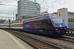Beim Abfahrt aus Brugg AG am grauen Nachmittag von 26 Mai 2019 müss SBB 460 031 mit deren IC nach Zürich HB sich in die Kurve legen.