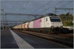 Die BLS Re 465 017 in Morges.