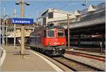 Es ist immer wieder erfreulich, eine solch schöne Re 6/6 anzutreffen wie hier in Lausanne die Re 620 035-6  Muttenz .