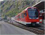 Während einige MGB ABeh 8+12  Orion  bereits im Einsatz stehen, absolviert der ABeh 8/12 311 in Brig noch eine Testfahrt.