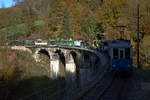 BC: Zusammenspiel von Sonne und Schatten auf der Museumsbahn Blonay Chamby.