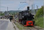 Die SEG G 2x 2/2 105 der Blonay-Chamby Bahn rangiert in Blonay und wartet auf die Freigabe der Rangierfahrt an den in Blonay bereit stehenden Zug.