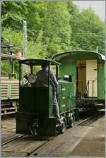 Der kleine Schienentraktor Tm 2/2 1 von Orenstein & Koppel 1930 gebaut, rangiert in Chaulin bei der Blonay Chamby Bahn. 

9. Juni 2024 