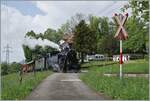 Die BFD HG 3/4 N° 3 der Blonay Chamby Bahn ist bei Chaulin auf dem Weg nach Chamby, hat aber auf den feuchte Schienen hier in der Steigung bei Km 8.2 doch etwas Mühe; doch dank des sensiblen