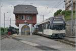 Toller Anschluss: der im Hintergrund von Blonay in Chamby angekommene Dampfzug vermittelt in Chamby  einen unmittelbaren Anschuss an den CEV MVR ABeh 2/6 7508 als R34 nach Montreux.