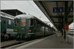 Nicht ganz stilecht, aber passend: der ex SBB BDT erg�nzt den MThB ABDe 4/4 zum Pendelzug.