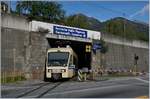Ein FART CEX  Centovalli Express  verlässt den unterirdischen Bahnhof von Domodossola und macht sich auf den wunderschöne Weg nach Locarno.