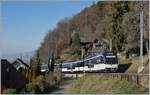 Ein neuer ALPINA Pendelzug ist als Regionalzug 2224 von Montreux nach Zweisimmen bei Chernex unterwegs.