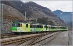 Der A-L BDeh 4/4 312 erreicht mit seinen zwei Bt 362 und 361 von Aigle (Bahnhof) kommend die Spitzkehre (und Haltestelle) Aigle Dépôt AL.