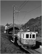 Der herrlich restaurierte ASD BCFe 4/4 N° 1 in Vers l'Eglise au seiner Fahrt nach Les Diablerets.18.
