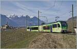 Der TPC AOMC / ASD Beh 2/6 542  La Forteresse  ist als R71 440 von Aigle nach Les Diablerets unterwegs und zeigt sich in den Rebbergen oberhalb von Aigle.