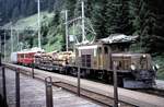 RhB Ge 6/6 I Nr.411 im Zugverband eingestellt ist ABe 4/4 Nr.501 in Berg�n am 25.06.1993.