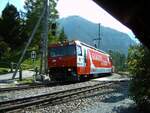 RhB Ge 4/4 III Nr.651 mit Werbung  Glacier Express  in Bergün am 04.09.2005.