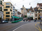 Straßenbahn Basel: Der BVB-Triebwagen Be 6/8 - 5016 ein siebenteiliger Bombardier FLEXITY 2 – Flexity Basel kommt am 29.12.2019 als Linie 3 in Richtung Birsfelden Hard in Basel den Kohlenberg hinab. 

Die Linie 3 befährt als einzige Tramlinie den Kohlenberg, der eine Steigung von bis zu 7,99 % aufweist. Gemäß Eisenbahnverordnung sind bei Neubaustrecken 4 %, unter besonderen Bedingungen maximal 7 % Steigung erlaubt, so dürfen nur stark motorisierte Tramzüge auf dieser Strecke verkehren.