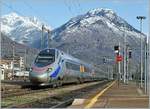 Ein SBB ETR 610 auf dem Weg nach Milano erreicht Domodossola.