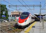 Ich hatte zwar nicht die Absicht, erneut nach Italien zu fahren, doch Wettermässig bot es sich gerade zu an, also führ ich der Sonne entgegen:  Mein  Zug, ein SBB ETR 610, auf dem Weg als EC