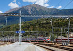 Der Trenitalia  Frecciargento“ ETR 610.011(93 85 5 610 711-0 CH-TI / 93 85 5 610 111-2 CH-TI) verlässt, als EC 451/ECE 451 von Frankfurt/Main Hbf über Basel SBB, Brig und Domodossola