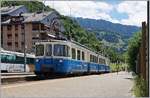 Der MOB ABDe 8/8 4004  Fribourg wartet in Chernex auf die Abfahrt nach Montereux.