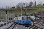 Der MOB ABDe 8/8 4001 SUISSE rangiert in Zweisimmen.
