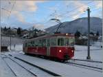 Ein auf die Gleise gefallener Baum bescherte der CEV einen Streckenunterbruch und mir dieses Bild mit dem auf die Fahrg�ste vom SEV wartenden BDeh 2/4 N� 74 in St-L�gier Gare.