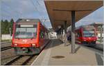 In Le Noirmont stehen die beiden CJ GTW Ae 2/6 631 und 633 zur Abfahrt bereit: der ABe 2/6 633 nach Glovelier (von La Chaux de Fons kommend) und der ABe 2/6 633 nach Tavannes (wendet in Le Noirmont). 

26. Juni 2024