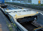 Detailbild des Gelenks von dem sechsachsigen Gelenk-Taschenwagen (Doppeltaschenwagen Typ T3000es in Gelenkbauart ) der Gattung Sdggmrss (33 85 4992 447-4 CH-HUPAC) am 29.12.2017 im Bahnhof Weil am