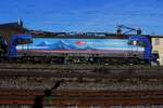 Flankblickvergleich am 13 Februar 2024 in Pratteln: die blaue SBBCI 193 522.
