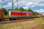 Vierachsiger Drehgestell-Taschenwagen T 4.2 (Intermodalwagen) der Gattung Sdgnss, 33 85 4526 555-9 CH-WASCO, der WASCOSA AG, f�r den Transport von Sattelaufliegern, Gro�container und Wechselbeh�lter