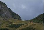 Und noch ein  Landschaftsbild : die Hem 2/2 11 fährt mit ihrem Belle Epoque talwärts und erreicht in wenigen Minuten Jaman.