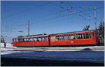 Der  RB Bhe 2/4 N� 3 (1937 SLM/BBC) mit einem Steurerwagen auf der Fahrt von Vitznau nach Rigi Kulm beim Halt in Rigi Staffel.