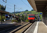 Steuerwagen voraus f�hrt ein SBB IC nach Brig am 08.09.2021 durch den BLS Bahnhof M�lenen.