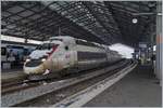 Der erste März, der Meteorologische Frühlingsanfang zeigt sich in Lausanne ziemlich winterlich: Der TGV Lyria 9264 wartet auf Gleis 6 auf die Abfahrt nach Paris.