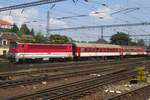 Am 2 Juni 2015 treft 240 098 mit ein Regionalbahn aus Galanta in Bratislava hl.st.