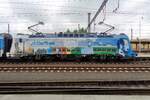 Werbelok 380 011 steht am 16 Mai 2018 in Praha hl.n.