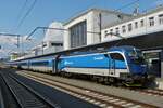 Railjet Lok 1216 250-1 wird unseren Zug von Graz �ber den Semmering nach Wien schieben.