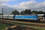 CD 380 013 treft mit ein Rychlyk aus Ceske Budejovice am Morgen von 27 September 2025 in Benesov u Prahy ein.