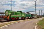 Zurückgefarbt in Originalschema steht M40-114 mit ein Gleisbauzug am 12 Mai 2018 in Kelenföld.